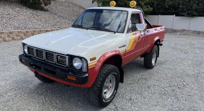 1981 Toyota 4x4 Pickup on Bring a Trailer Sports Awesome '80s Graphics